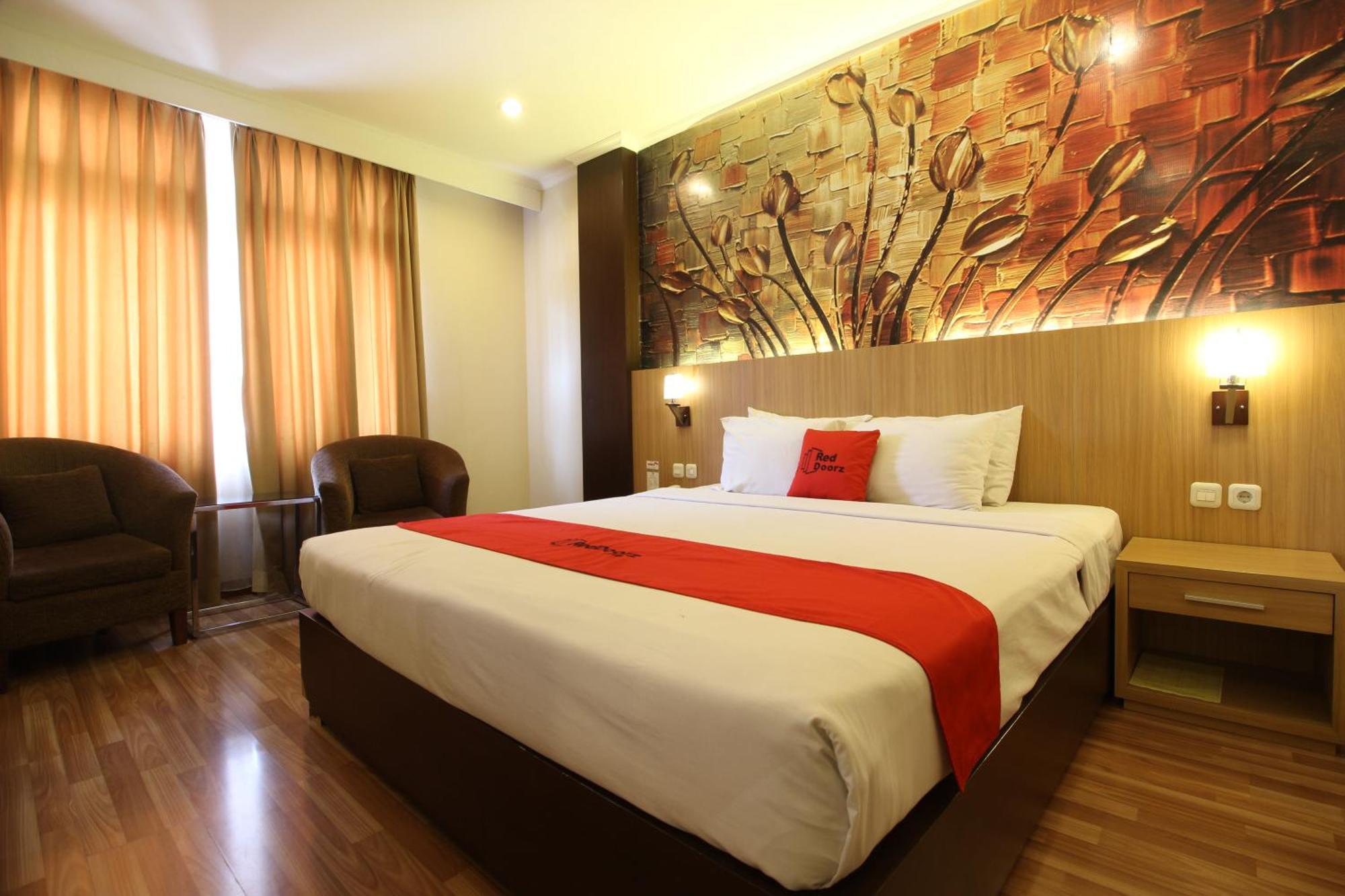Reddoorz Premium @ Slamet Riyadi 2 Solo Екстериор снимка
