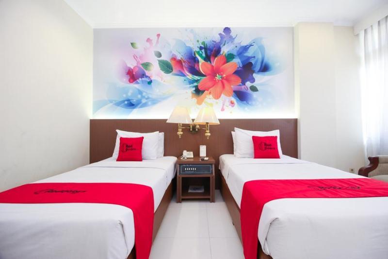 Reddoorz Premium @ Slamet Riyadi 2 Solo Екстериор снимка